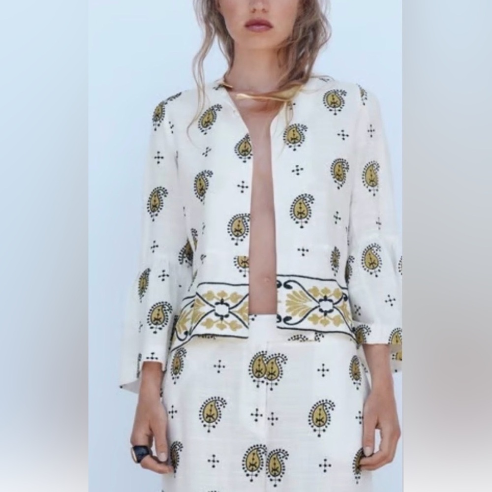 Zara White & Gold Printed Jacket - Size Small